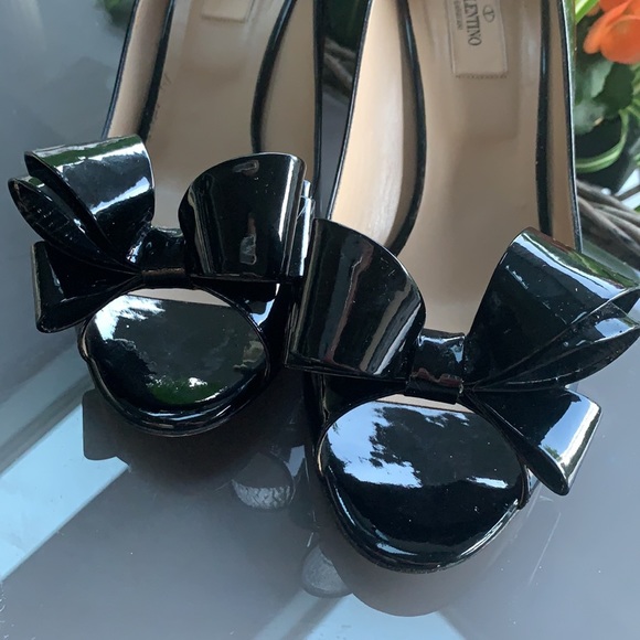 Valentino Patent Leather PeepToe Heels with Bow - Picture 2 of 7